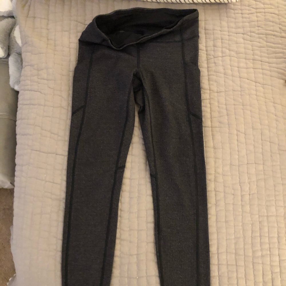 Size 6 27” lululemon grey leggings with pockets